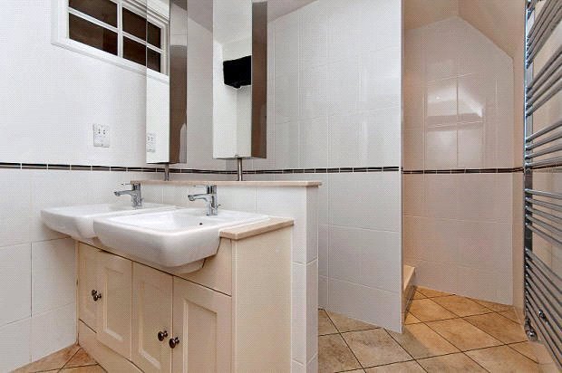 Bed 1 En-Suite